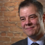 Kael McKenzie, el primer juez abiertamente transexual en la historia de Canadá