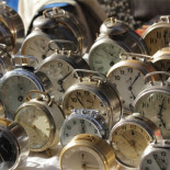 La Asociación de Despertadores de España anuncia el fin de los cinco minutitos más