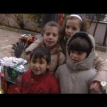 Jun se queda sin el alumbrado navideño para salvar a varias familias desahuciadas