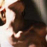 La Policía rescata a una menor que se encerró en un cuarto de baño para evitar que la violaran