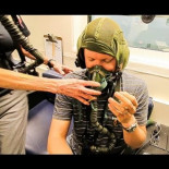 [ENG] ¿Por qué debes ponerte tu mismo la máscara antes que a un niño ante una descompresión en un avión?