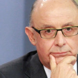 Los sindicatos acusan a Montoro de tomar el pelo a los funcionarios con el “regalo” de un ‘moscoso’