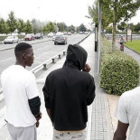 Francia se cierra y devuelve a Irún a los migrantes ilegales que llegan a Hendaya