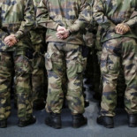 Morenés reorganiza el Ejército saltándose el control parlamentario