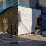 Ángel Idígoras borra por completo el mural con un verso de Aleixandre, atacado por machista