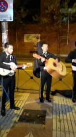 Han mandado mariachis a la sede de Ciudadanos