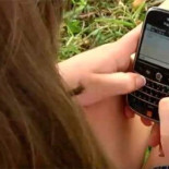 Un menor es juzgado como un adulto por tener en su móvil fotos de él mismo desnudo