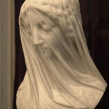 Virgen con velo de Strazza