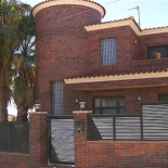 Desalojados de su casa porque los okupas los denuncian por haber cambiado la cerradura (CAT)