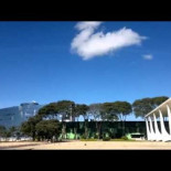 Mirage 2000 en vuelo rasante supersónico destrozan los cristales de un edificio