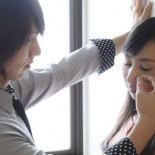 Se alquilan tíos buenos para tratar de consolar a las muchachas en los días de bajona