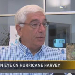 Los Texanos han de escribir sus nombres en sus brazos para poder identificar sus cadaveres tras el huracán [ENG]