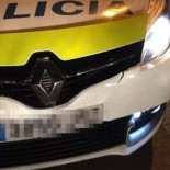 Detienen a un menor que conducía ebrio, sin carné, sin seguro, sin luces y que chocó contra un coche de la Policía