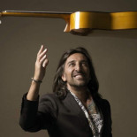 El cantante Antonio Carmona, hospitalizado y en coma inducido