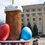 Una mujer gana una demanda contra creyentes ortodoxos por su obsesión por los genitales ENG