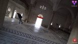 En un pueblo abandonado de Grecia, una iglesia inclinada se hace viral en redes sociales