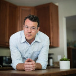 Estando asegurado le pedian 100.000$ por un infarto,  despues de protestar le piden 700$ (ENG)