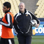 Dos personas compran las 15.000 entradas para el España-Macedonia