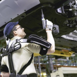 Los exoesqueletos son una realidad para 100 trabajadores de Ford en Valencia