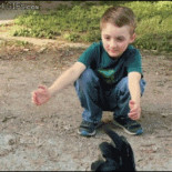 La gallina no le reconocía por su corte de pelo