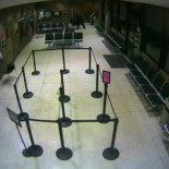 La filmación CCTV muestra lo que realmente pasó entre la policia y la chica de 17 años fallecida