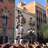 Els Castellers de Sants reediten el dos de set aixecat per sota