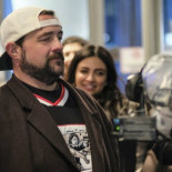 Kevin Smith se ofrece a alojar a Stan Lee