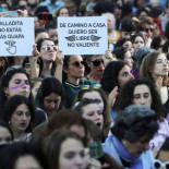 Una juez abre diligencias penales a raíz de las publicaciones que identifican a la víctima de "La Manada'