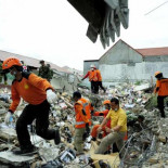 Hallan con vida a la pareja de españoles desaparecida en el terremoto Sumatra