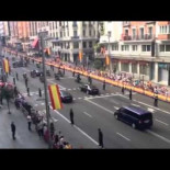 Los nuevos reyes por Gran Vía