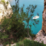 Muere al caer su coche desde un acantilado al mar en Xàbia / Jávea
