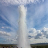 Por favor, no tiren monedas al géiser (los turistas ya bloqueastéis el original)