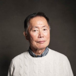 George Takei hace una advertencia contra la presidencia de Trump en un video en español [ENG][ESP]