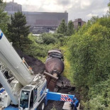 Descarrila un vagon torpedo de Arcelor cargado de acero fundido
