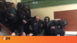 Identificado e imputado el policía de la patada voladora del 1-O en el IES Pau Claris [cat]