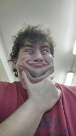 Me presto voluntario para que me dibujeis mi sensual cara