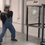 Lo mejor es cuando finalmente consigue romperlo