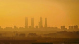 Una nube de humo asfixia Madrid