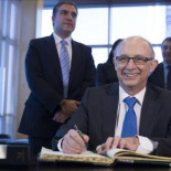 Montoro recuerda que estará firmando amnistías fiscales esta tarde en El Corte Inglés