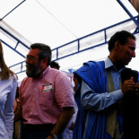 La política de la pegatina