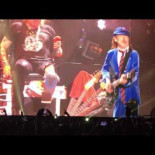 Así suena Axl Rose cantando temas de AC/DC