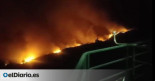 Un grave incendio entre Arafo y Candelaria obliga a evacuar barrios y a cortar varias carreteras de Tenerife