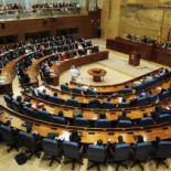 Aguirre quiere reducir de 129 a 65 los diputados a la Asamblea de Madrid