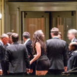 Fiesta de beneficiencia con azafatas acosadas y comida con Boris Johnson [ENG]