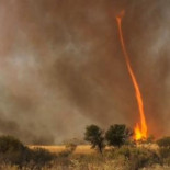 Filman un tornado de fuego de 30 metros de altura en Australia
