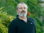 Hacienda multa a Miguel Bosé por tratar de desgravarse desde jamones hasta el entrenador personal