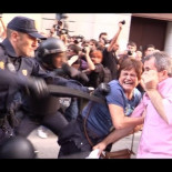 El ataque de un policía a cámara lenta aún duele más