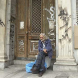 La clase media griega no llega a mitad de mes