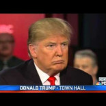 Chris Matthews (MSNBC) a Donald Trump: "Esto no es España, la Iglesia aqui no tiene control sobre el gobierno" [EN]