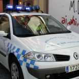 Cogen a una mujer sin seguro, carné, ni ITV del coche por tirar una colilla por la ventanilla